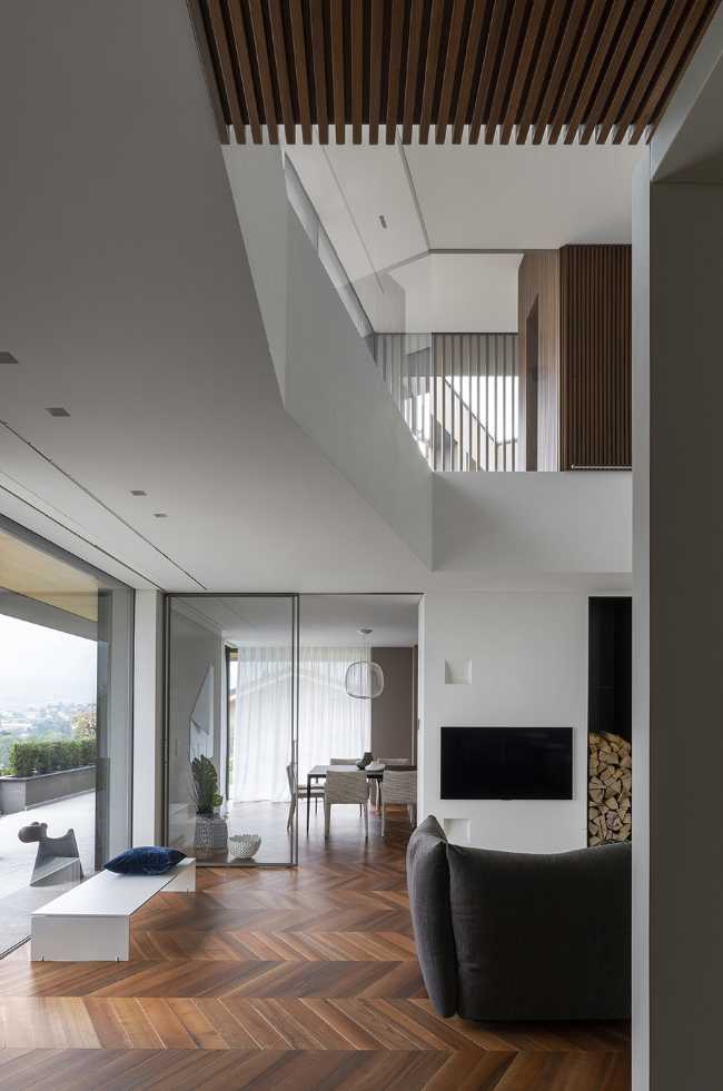 Vivre sur les collines de Turin dans une villa au style contemporain