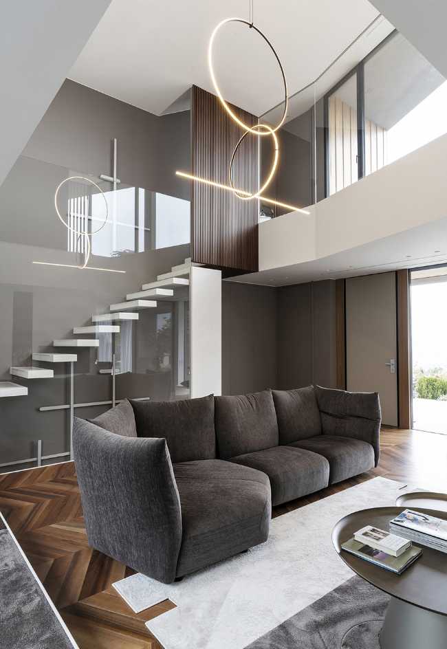 Vivre sur les collines de Turin dans une villa au style contemporain