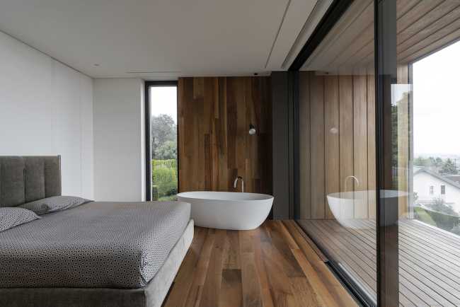 Vivre sur les collines de Turin dans une villa au style contemporain