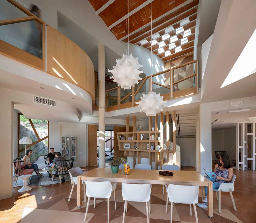 Innovative spaces of special beauty, where flowers and the harmony of place help heal the soul