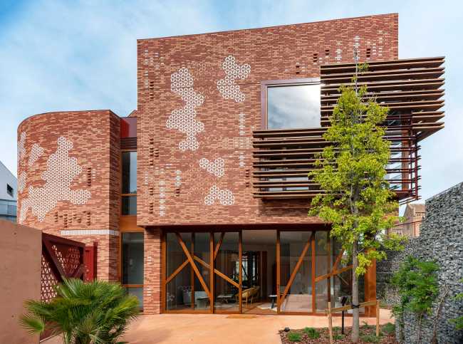 Innovative spaces of special beauty, where flowers and the harmony of place help heal the soul