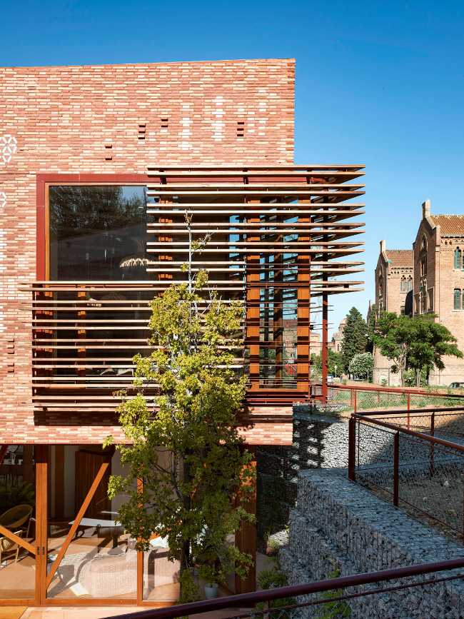 Innovative spaces of special beauty, where flowers and the harmony of place help heal the soul