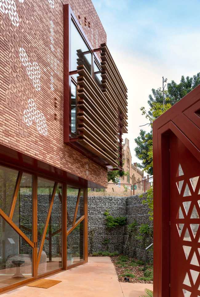 Innovative spaces of special beauty, where flowers and the harmony of place help heal the soul