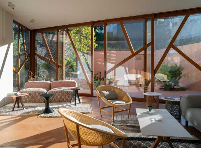 Innovative spaces of special beauty, where flowers and the harmony of place help heal the soul