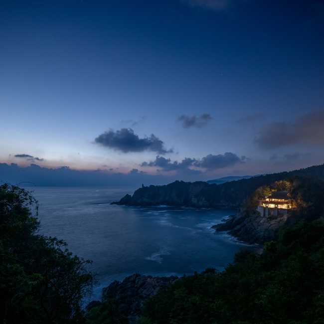Casa Acantilado. Arquitectura ininterrumpida con el Pacífico