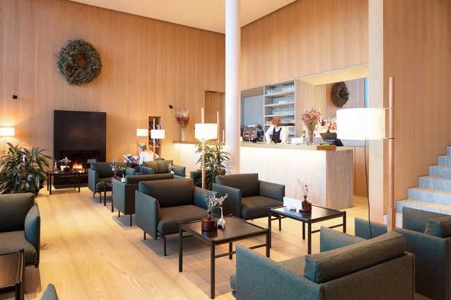 La trasparenza di un affascinante boutique hotel attira ospiti e visitatori