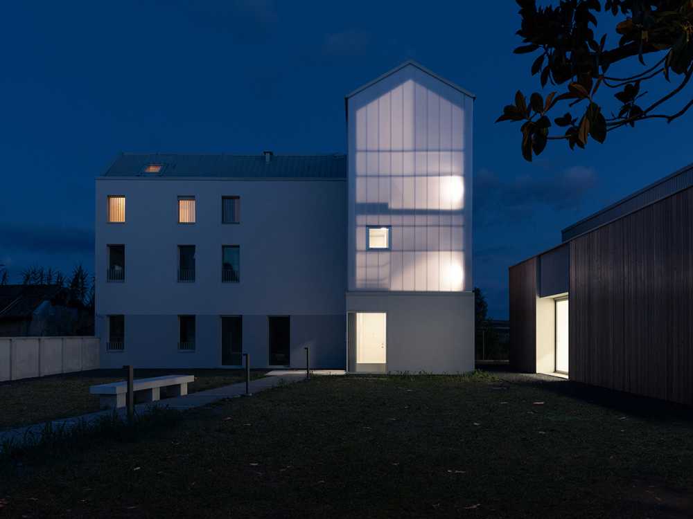 Dialettica tra architettura e paesaggio. Alloggi per anziani e Sala Pubblica nella campagna lombarda