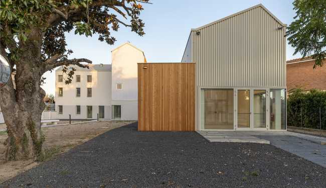 Dialéctica entre arquitectura y paisaje. Residencia de ancianos y Salón Público en el campo lombardo