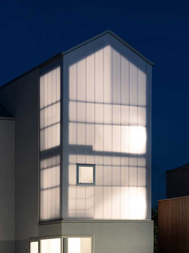 Dialéctica entre arquitectura y paisaje. Residencia de ancianos y Salón Público en el campo lombardo