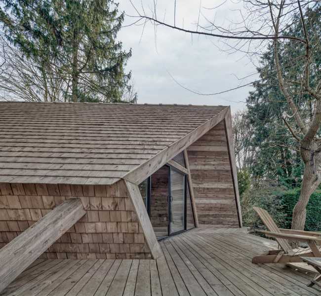 Climber's Cabin: a sustainable getaway in the woods of Winchester