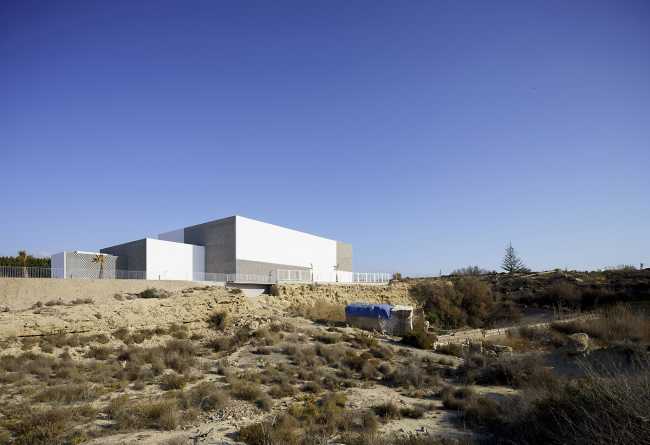 Multipurpose center in Matagorda. A volumetric tetris concept of a clear, compact and organic architecture