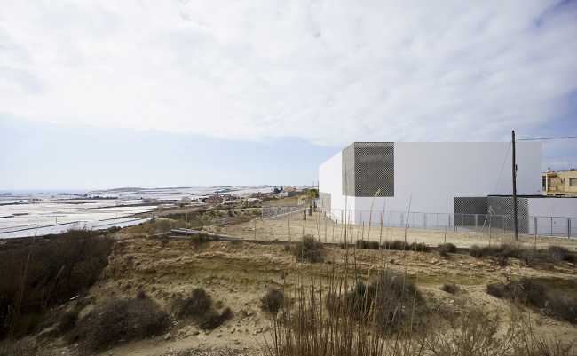 Multipurpose center in Matagorda. A volumetric tetris concept of a clear, compact and organic architecture
