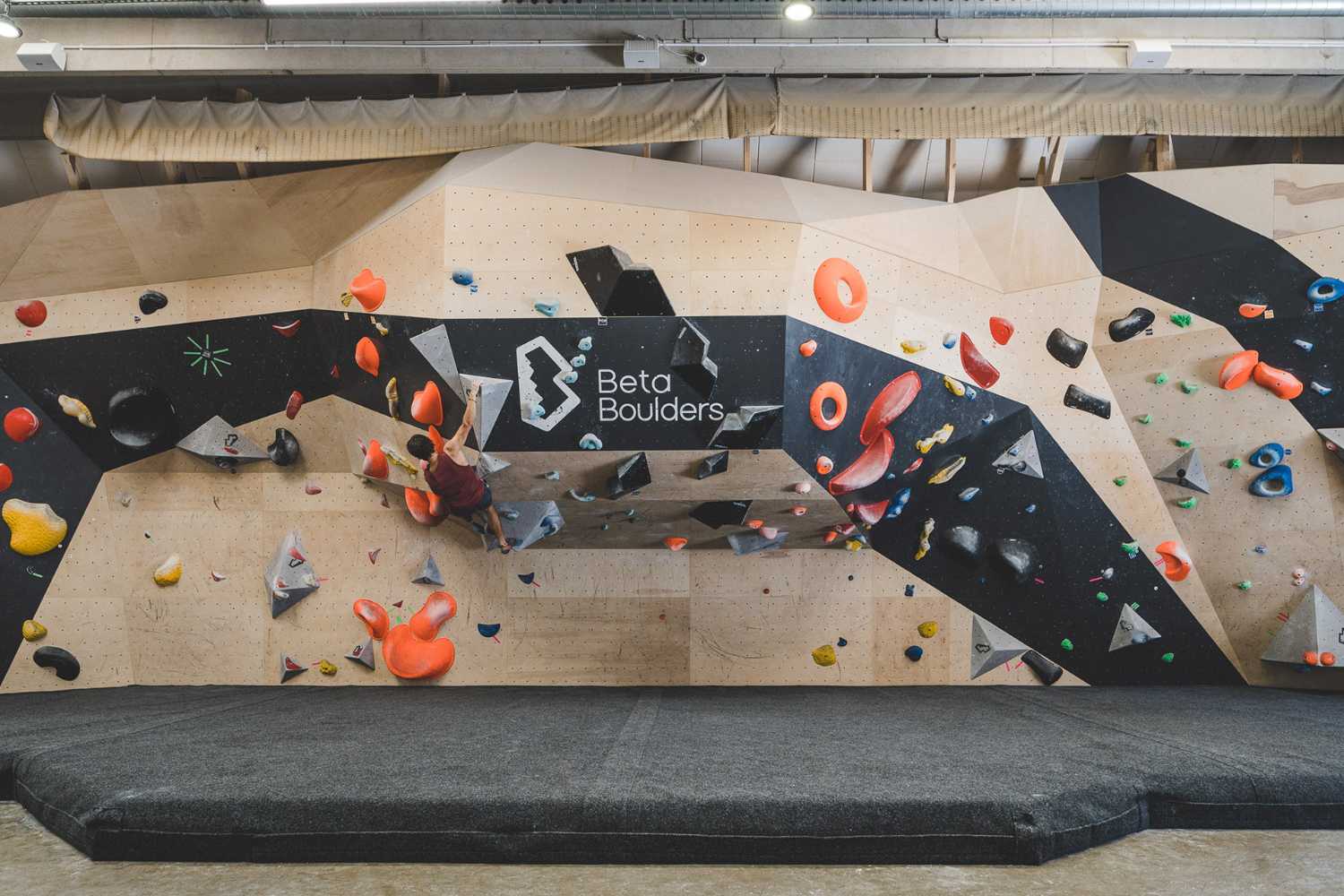 Renovando un gimnasio en Copenhague con el concepto de Beta Boulders