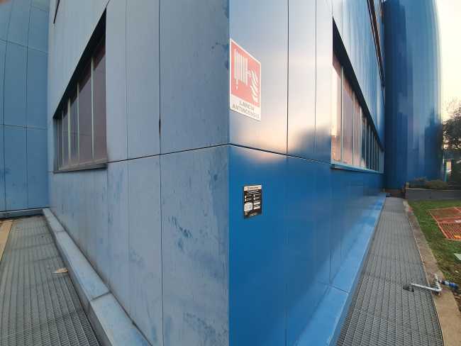 Restyling della facciata di STMicroelectronics. Primer nanotecnologici regalano nuova vita al colore