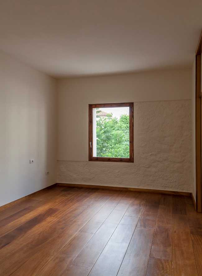 The house Tabares de Cala reclaims its function after decades of neglect