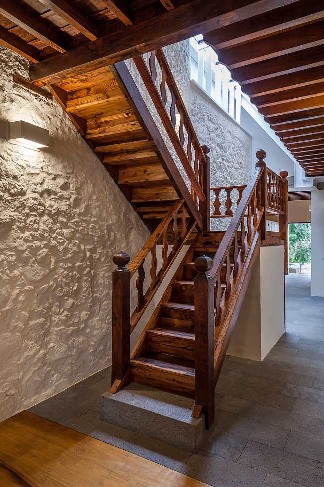 The house Tabares de Cala reclaims its function after decades of neglect