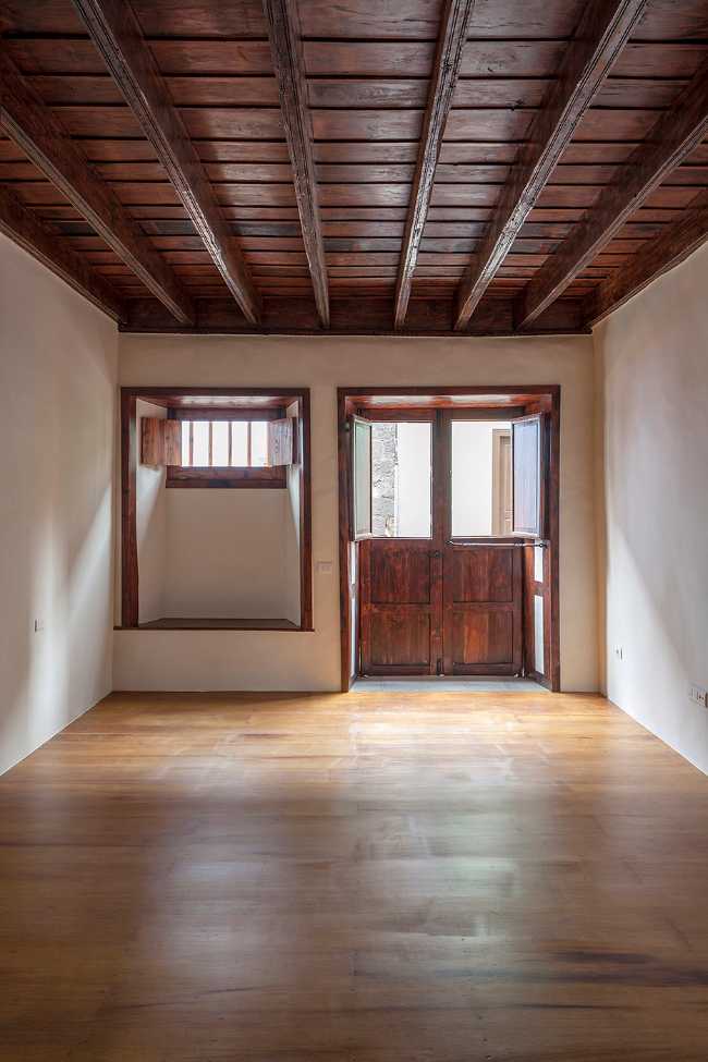 The house Tabares de Cala reclaims its function after decades of neglect