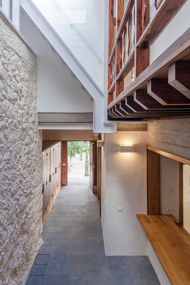 The house Tabares de Cala reclaims its function after decades of neglect