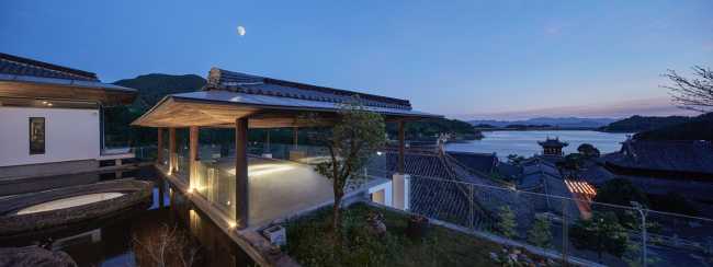 The Fang Zhang Building, an organic unity of form and content. Space inspired by the kong-vacuum concept in order to transcend the mundane