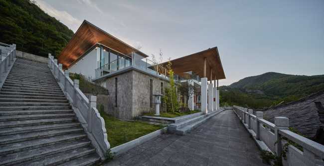 The Fang Zhang Building, an organic unity of form and content. Space inspired by the kong-vacuum concept in order to transcend the mundane