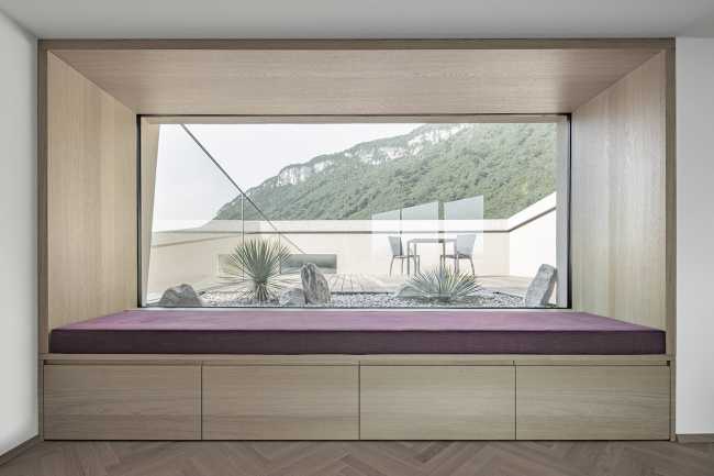 An architecture inspired by the vineyard landscape in northern Italy. Villa Kastelaz Hof in the home of Gewürztraminer