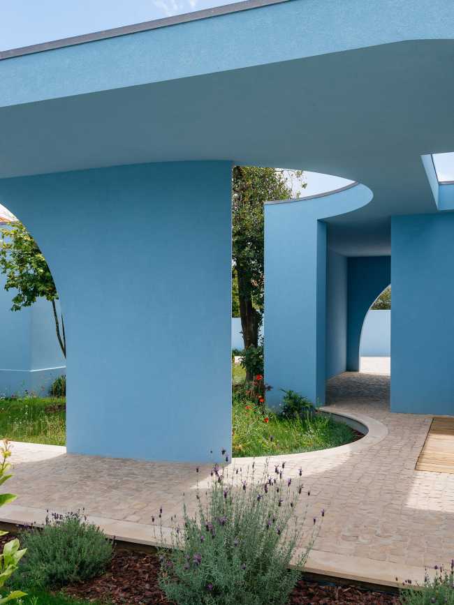 Balancing tradition and modernity: Troviscal House's renovation