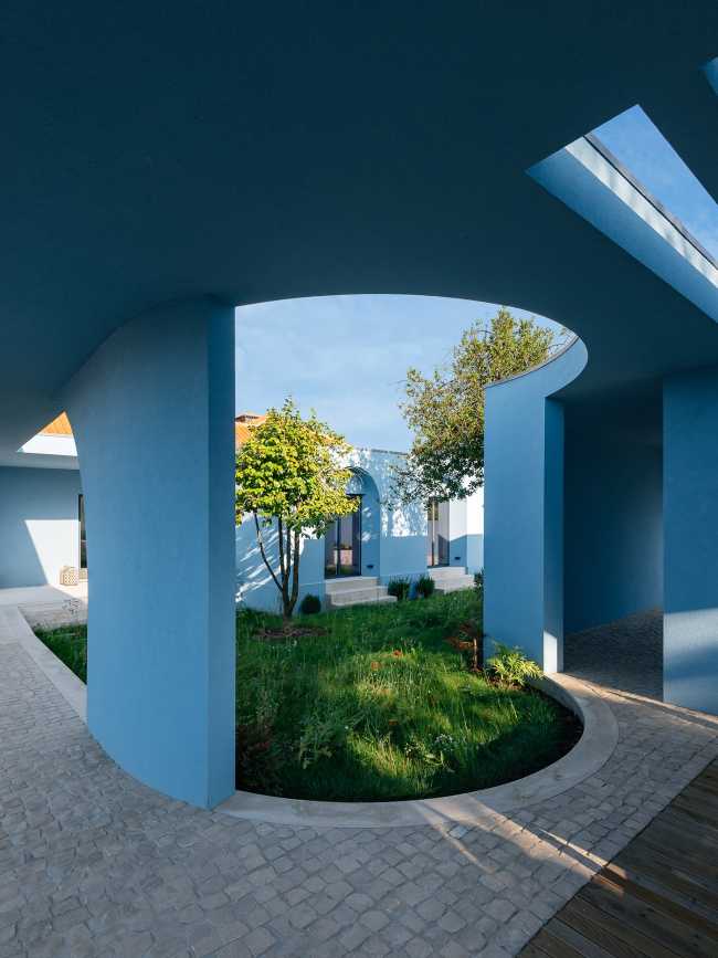 Balancing tradition and modernity: Troviscal House's renovation
