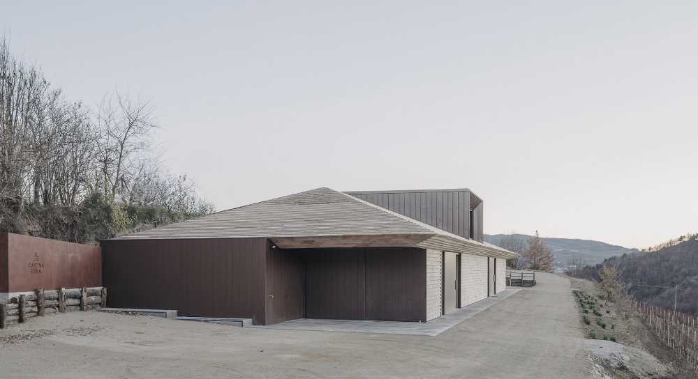 Cascina Elena Winery. Una nuova architettura sostenibile in alta Langa