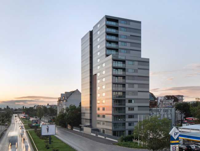 Una moderna casa urbana en Infinity Park. Aluminio y cristal para una forma pura, precisión en la ejecución y máxima durabilidad
