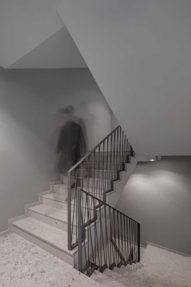 Una moderna casa urbana en Infinity Park. Aluminio y cristal para una forma pura, precisión en la ejecución y máxima durabilidad