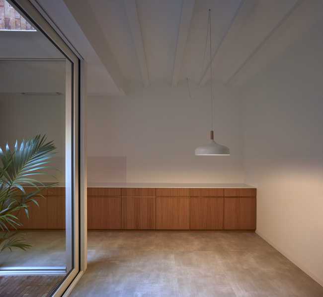 AM House. Una facciata antica che nasconde una rivoluzione residenziale