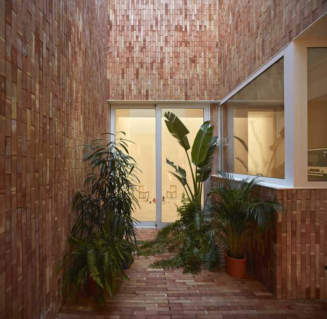 AM House. Una facciata antica che nasconde una rivoluzione residenziale