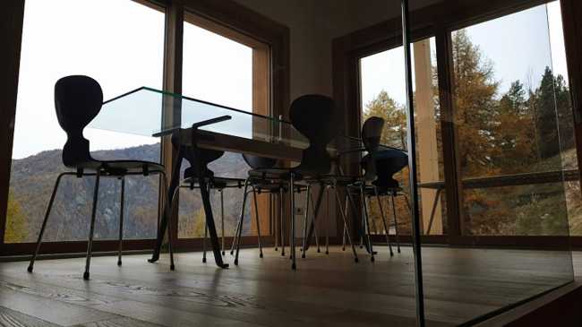 A quest for elegance and passion for an original mountain home model. An alpine villa in Chamois