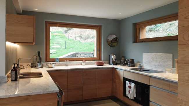 A quest for elegance and passion for an original mountain home model. An alpine villa in Chamois