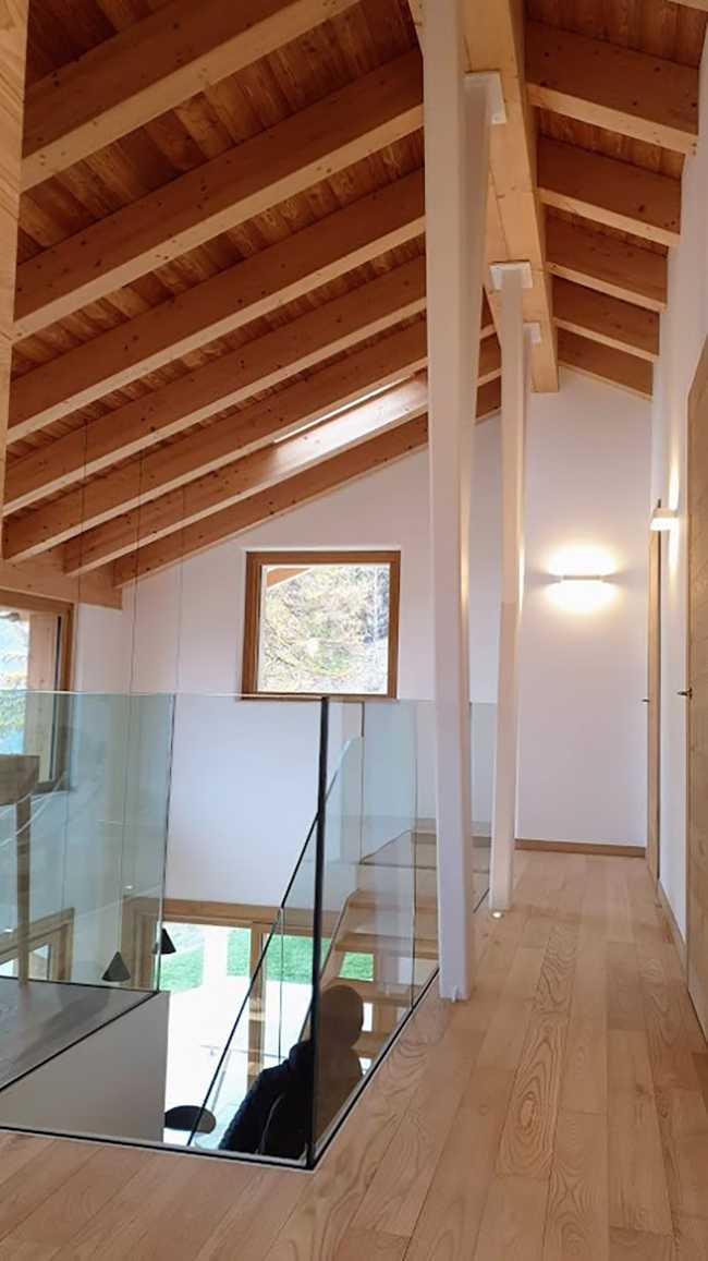 A quest for elegance and passion for an original mountain home model. An alpine villa in Chamois