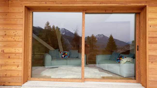 A quest for elegance and passion for an original mountain home model. An alpine villa in Chamois