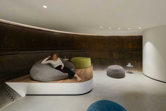 A crumbling national monument is transformed into exclusive residences in the Utrecht Watertower