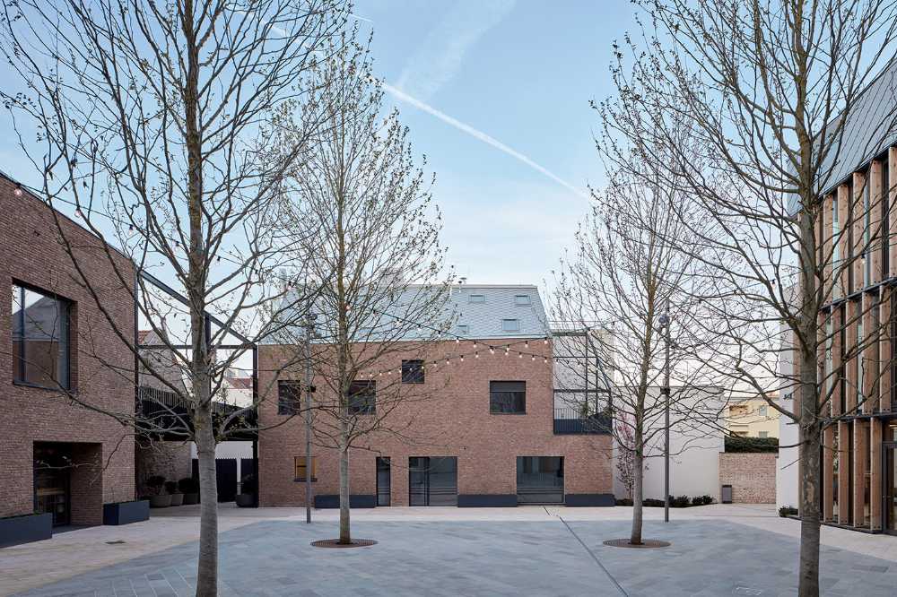 The restoration of the house of Gothic origin and the construction of the new Stefanikova multifunctional building in the Czech Republic