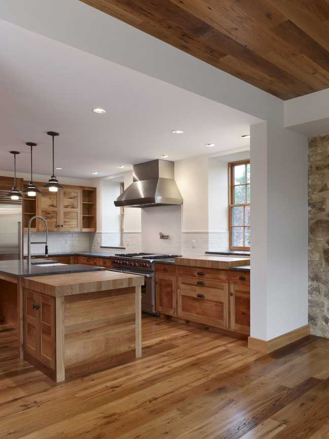 Conversión de un granero de principios del siglo XX en vivienda familiar en Pensilvania