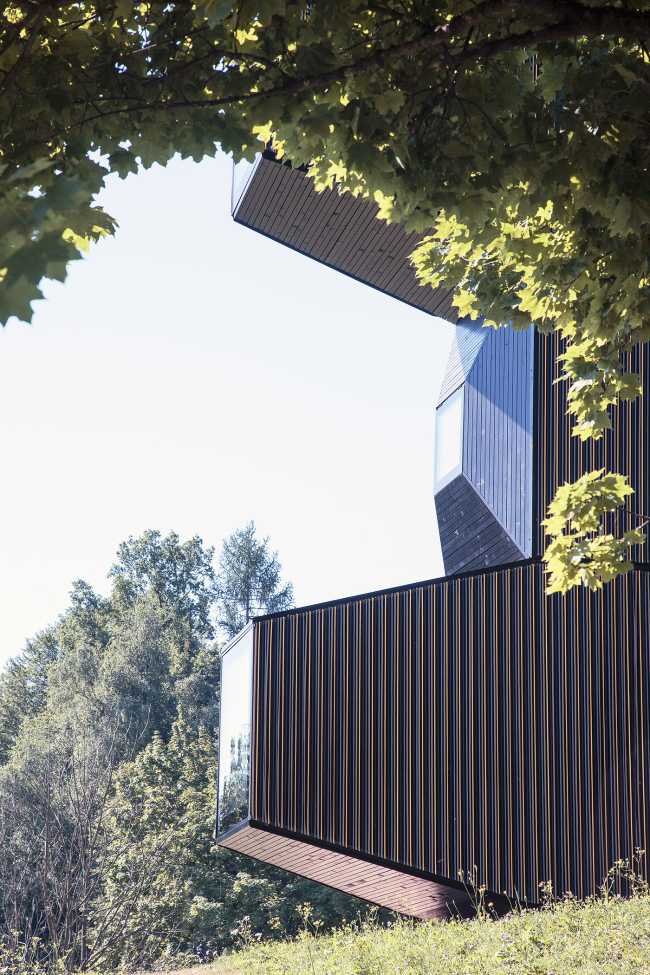 The Wooden Living Unit. A flexible architectural module for living and much more