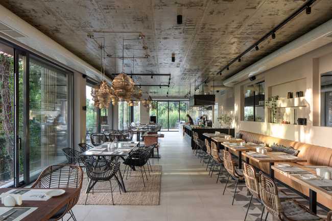 Respect du paysage et infusion de sérénité pour les hôtes de l'Umani Hotel donnant sur la mer Noire