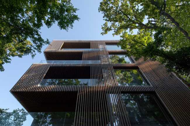 Respect du paysage et infusion de sérénité pour les hôtes de l'Umani Hotel donnant sur la mer Noire