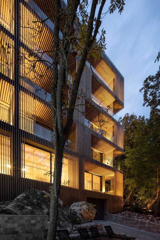 Respect du paysage et infusion de sérénité pour les hôtes de l'Umani Hotel donnant sur la mer Noire