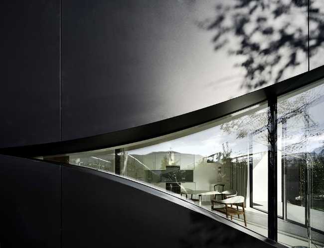 A contemporary and exclusive vacation in South Tyrol's Mirror Houses