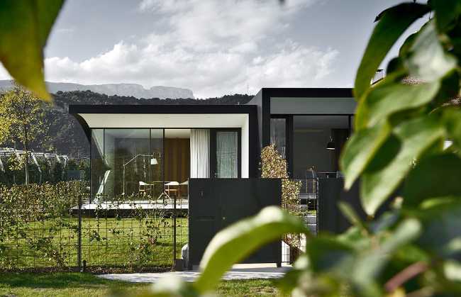 A contemporary and exclusive vacation in South Tyrol's Mirror Houses