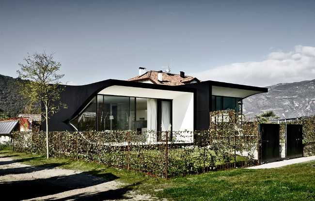 A contemporary and exclusive vacation in South Tyrol's Mirror Houses