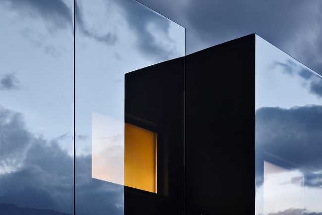 A contemporary and exclusive vacation in South Tyrol's Mirror Houses