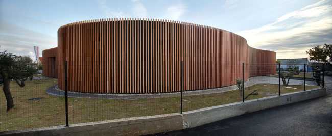 Guardería Terra Membrane. Naturaleza y arquitectura se funden en una forma orgánica