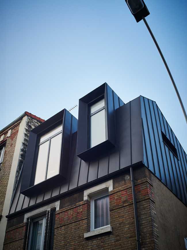 SPINTO (POUSSé) in high rise. An extension of a family home for more intimacy and comfort