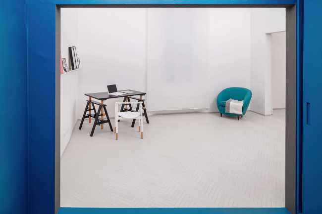 Casa tre Prismi. Gioco di matriosche spaziali in una progressione di intimità e inattesi punti di vista